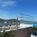 Flat Malu - A 700 Metros Da Praia Do Forte